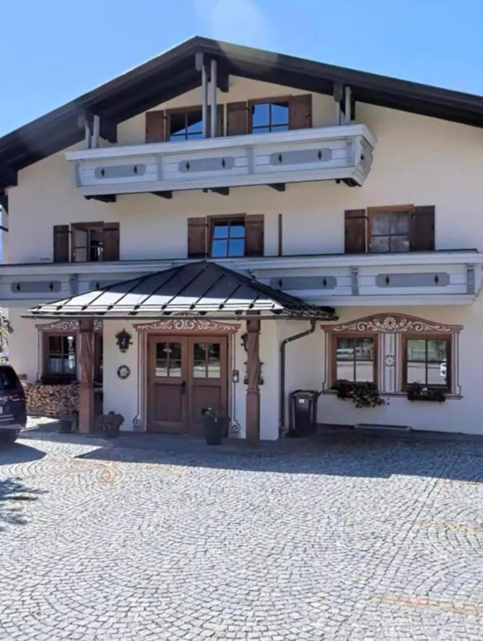 Neues Ruhiges Apartment, Bergblick, Stellplatz Бишофсвизен Екстериор снимка